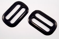 Plastová oděvní přezka - černá - průvlek 4,5 cm - rozměr 6,5 cm x 4 cm