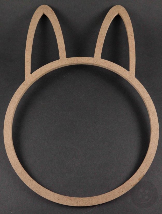 Dřevěný králíček na macramé - rozměr 38 cm x 25 cm