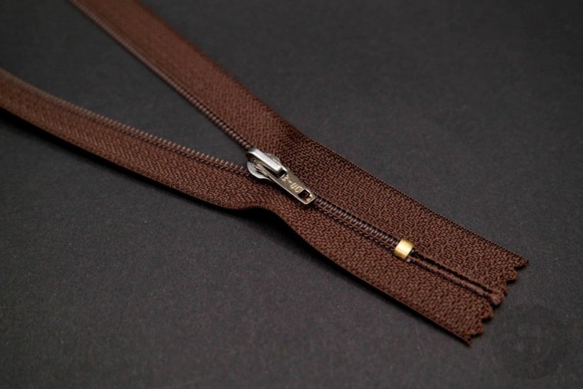Nedělitelný jemný plastový spirálový zip (velikost číslo 3) různé barvy - délka 12 cm - 60 cm