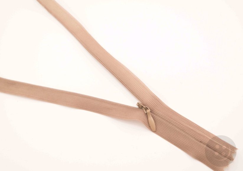 Nedělitelný skrytý zip (3mm) různé barvy - délka 18 cm - 60 cm