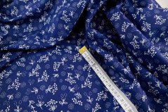 Bavlnené plátno - biele vetvičky kvietkov na modrom podklade, modrotlač - šírka 140 cm