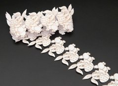 Saténoví zajíčci v metráži - bílí