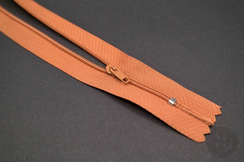 Nedělitelný jemný plastový spirálový zip (velikost číslo 3) různé barvy - délka 12 cm - 60 cm